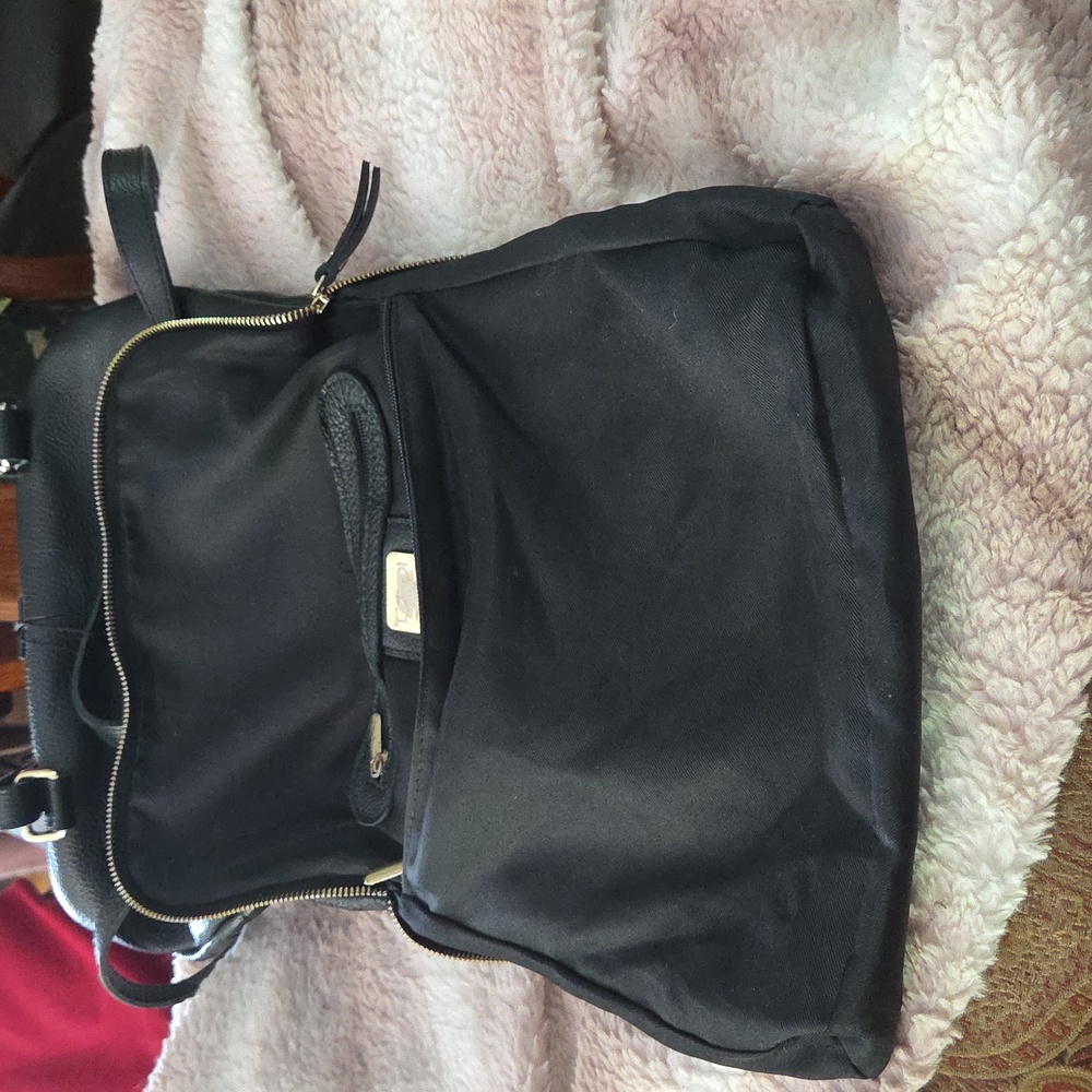 Vera Pelle Black Italian Leather small backpack. Excellent Used Condition. - Picture 6 of 12